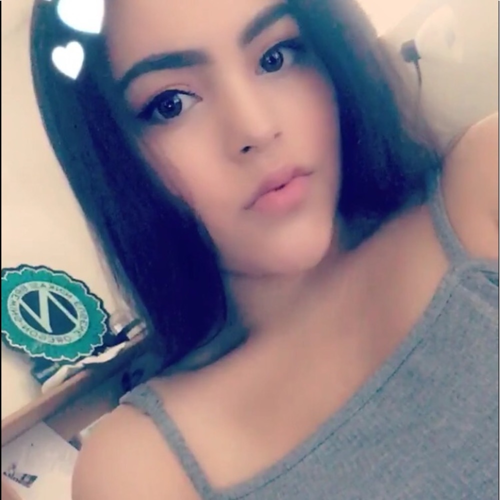 Meet your Posher, Alexis